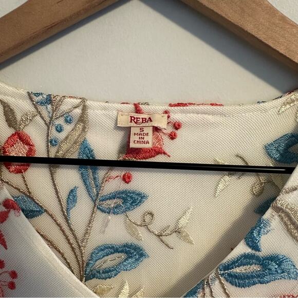 NWT Reba White Pink Blue Floral Embroidered Desert Maxi Dress Small - Picture 12 of 14